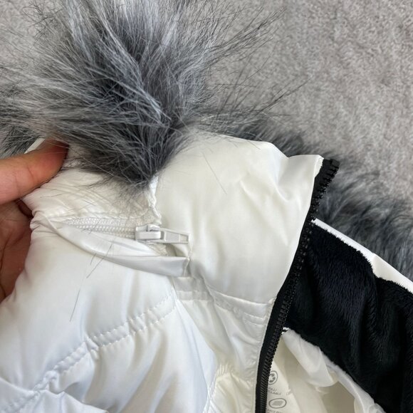 NWOT Nautica Women's M White Quilted Puffer Jacket With Faux Fur Hood - Picture 11 of 12